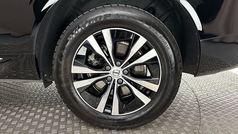 Volvo XC60 2.0 T6 AUT AWD Recharge Core - fotka 19 z 32