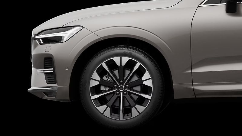Volvo XC60 (2026) ULTRA BRIGHT, B5 AWD, 184+10 k - fotka 7 z 9