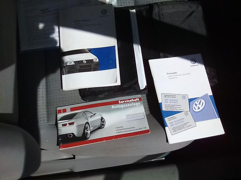 Volkswagen Caddy (2009) 1.4i 16V / LPG, 7.míst, závěs - fotka 24 z 38