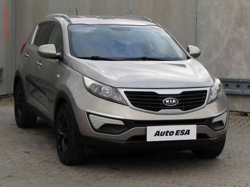 Kia Sportage (2011) 1.7CRDi, 2.maj,ČR, AC, tažné - fotografie inzerátu