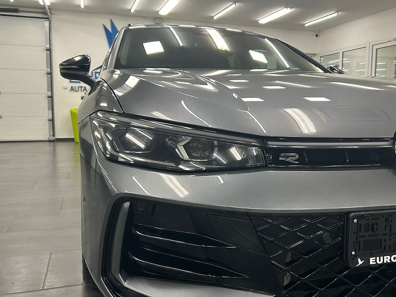 Volkswagen Passat (2025) R-Line Black 142kW DSG 4WD | Z - fotka 12 z 65