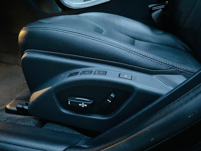 Volvo V60 2.4D4 5V AUTOMAT KAMERA TAŽNÉ - fotka 41 z 50