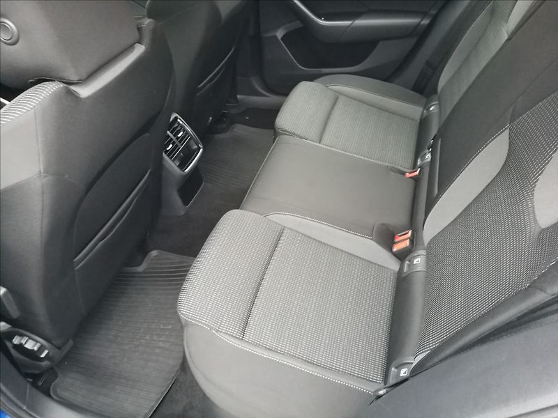 Škoda Octavia 2,0 TDI DSG - fotka 17 z 22