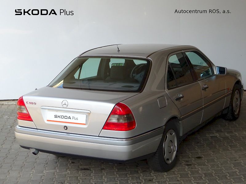 Mercedes-Benz Třídy C (1995) 180 Elegance - man. převodovka - fotka 2 z 20