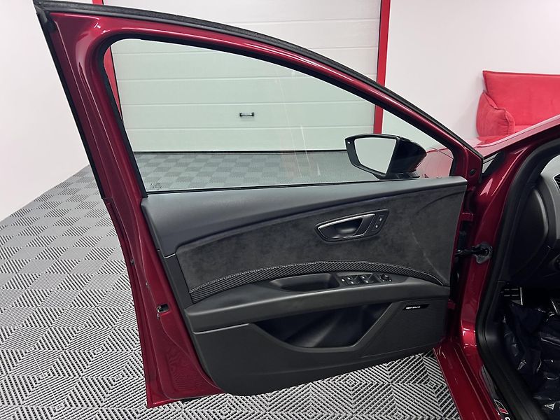 Seat Leon Cupra 300, 221 kW, REZERVACE - fotka 10 z 34