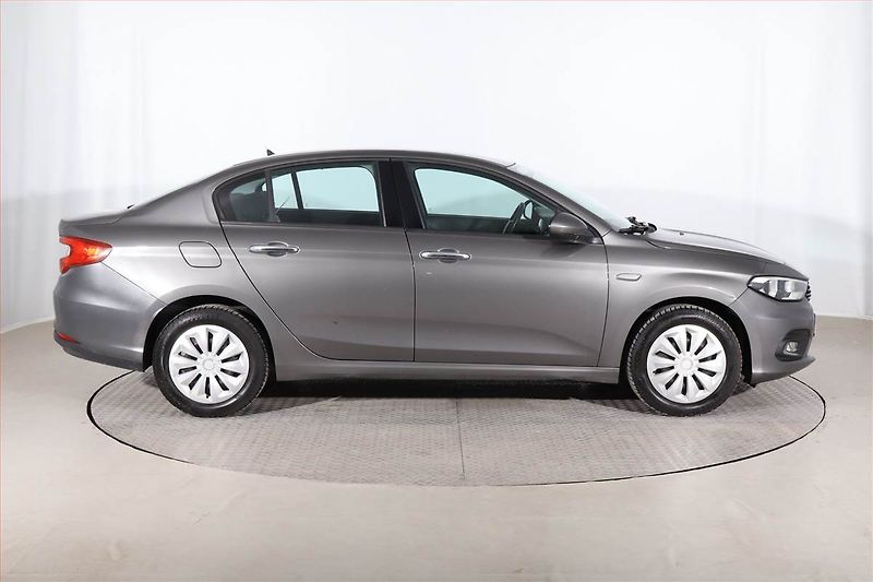 Fiat Tipo (2016) 1.4 16V, Serv.kniha - fotka 6 z 19