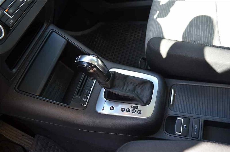 Volkswagen Tiguan (2013) 2,0 TDI MOTION DSG - fotka 15 z 21