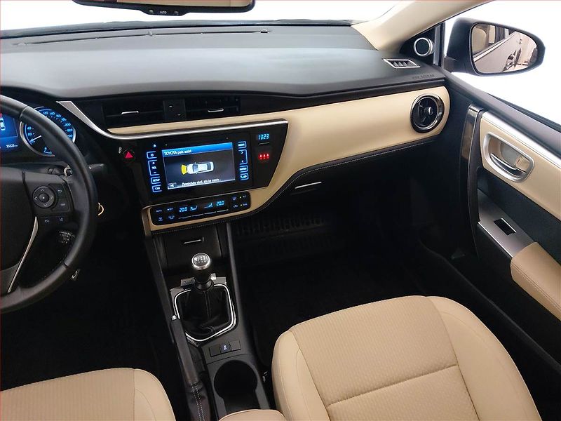 Toyota Corolla (2017) 1.6 Valvematic, ČR,1.maj - fotka 8 z 16