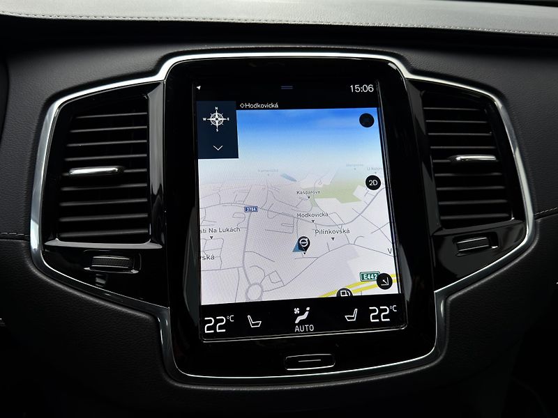 Volvo XC90 D5 AWD R-DESIGN PRO // VZDUCH  - fotka 38 z 60