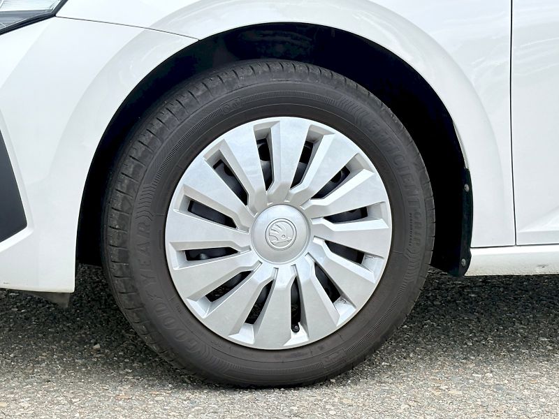 Škoda Scala (2025) 1.0 TSI / 85 kW / SELECTION - fotka 21 z 31