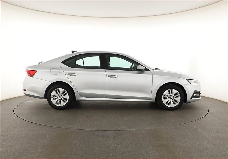 Škoda Octavia (2021) Ambition 2.0 TDI, ČR,1.maj - fotka 6 z 15
