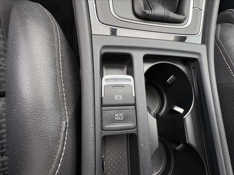 Volkswagen Golf 2,0 TDi 110kW Xen,Pano,Nez.Top - fotka 13 z 41