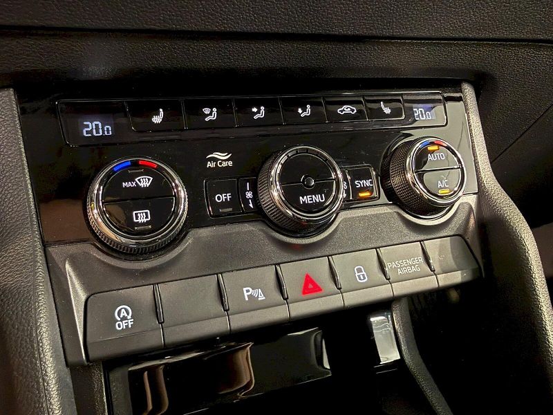 Škoda Karoq (2019) AMBITION PLUS 2.0TDI 110KW - fotka 23 z 34