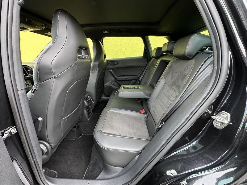 Cupra Ateca (2022) 2.0TSI*4x4* DSG*1.Maj*Virtual* - fotka 34 z 47
