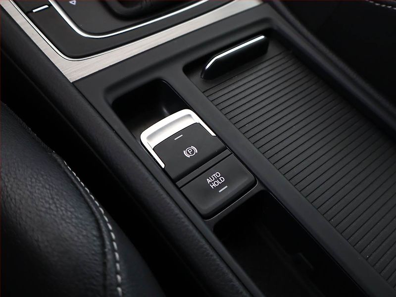 Volkswagen Golf (2016) Marathon Edition 1.4 TSI - fotka 16 z 18