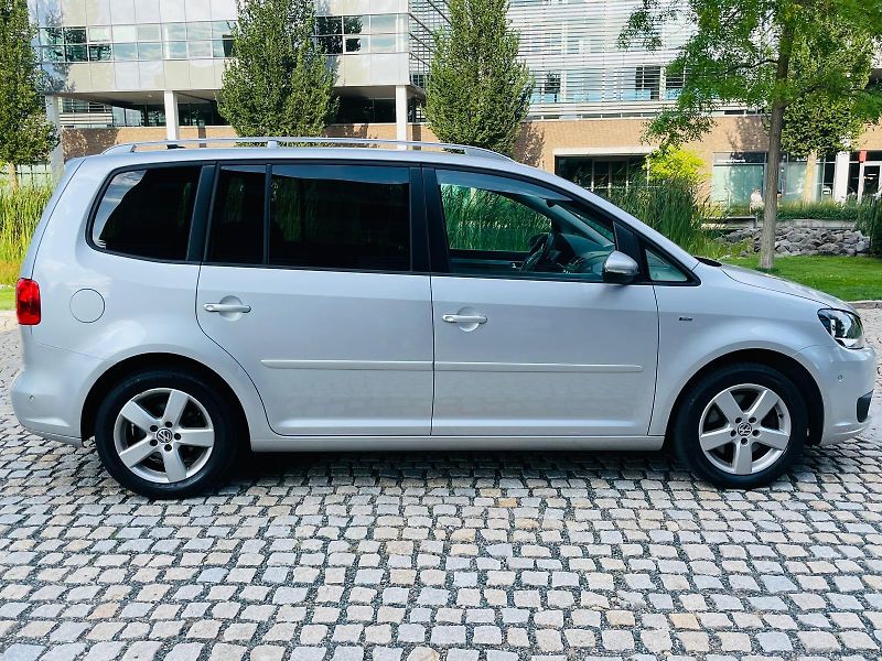 Volkswagen Touran 2.0TD MANUÁL 1MAJITEL SERVISKA - fotka 12 z 49