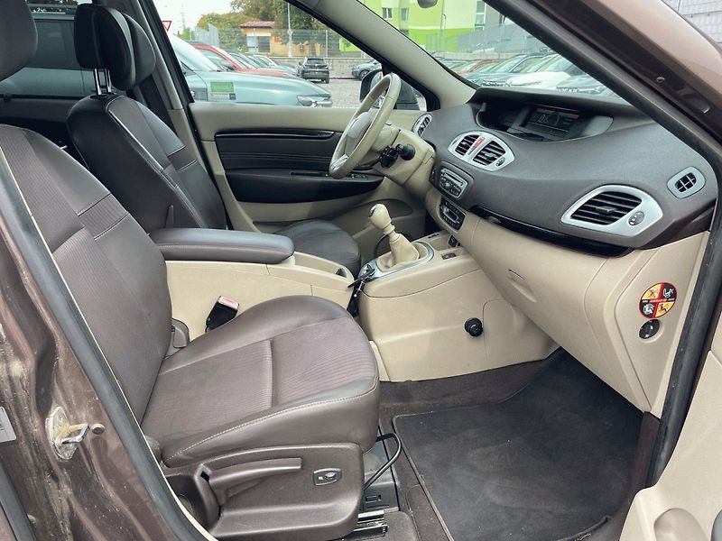 Renault Grand Scénic (2010) 1.5 dCi,78kW,ČR,AC - fotka 27 z 32