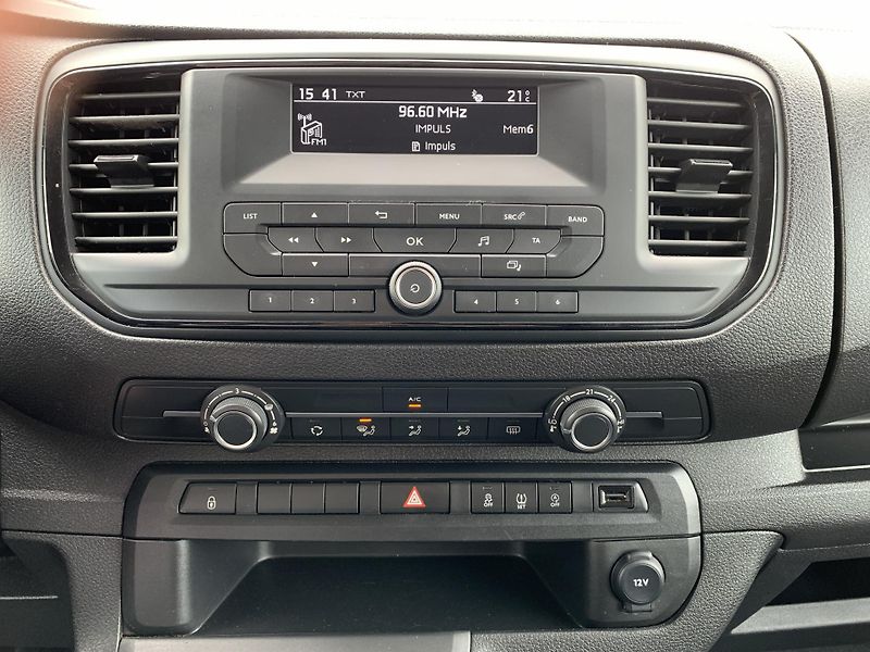 Toyota ProAce Verso SHUTTLE 2.0 D-4D L2 106kW MAN6 - fotka 19 z 24