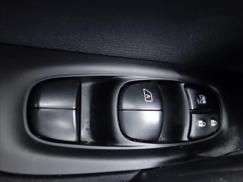 Nissan Qashqai 1,5 81kW NAVI - fotka 23 z 39