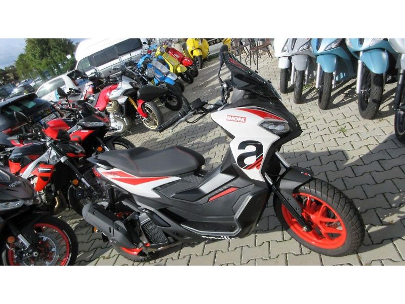 Aprilia (2026) SR GT 125 SPORT e5+ - fotka 2 z 11