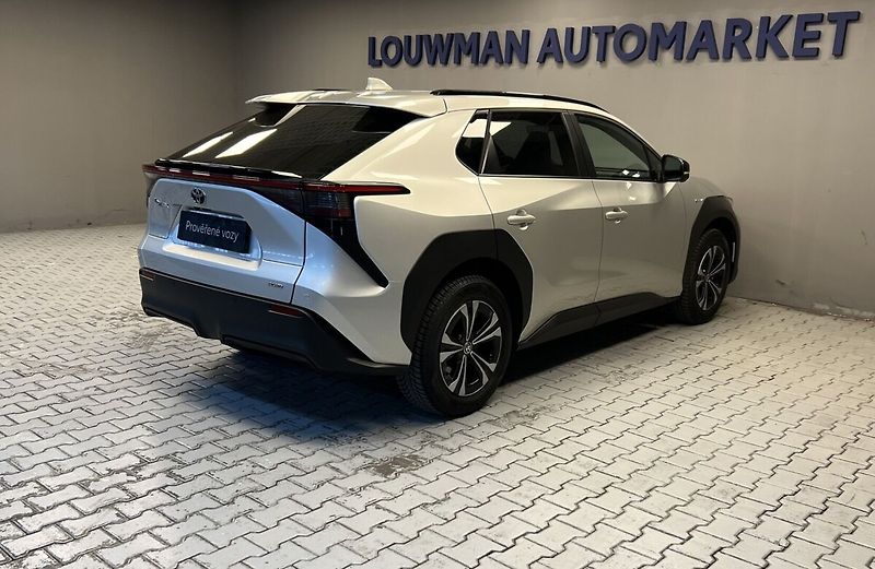 Toyota bZ4X PRESTIGE AWD - fotka 2 z 17