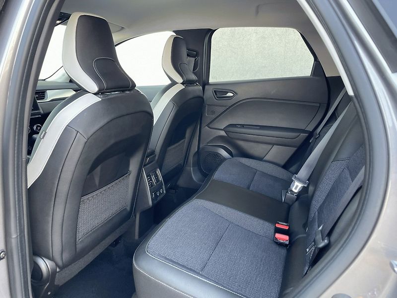 Renault Captur (2023) TECHNO 1,3TCe EDC - fotka 17 z 25