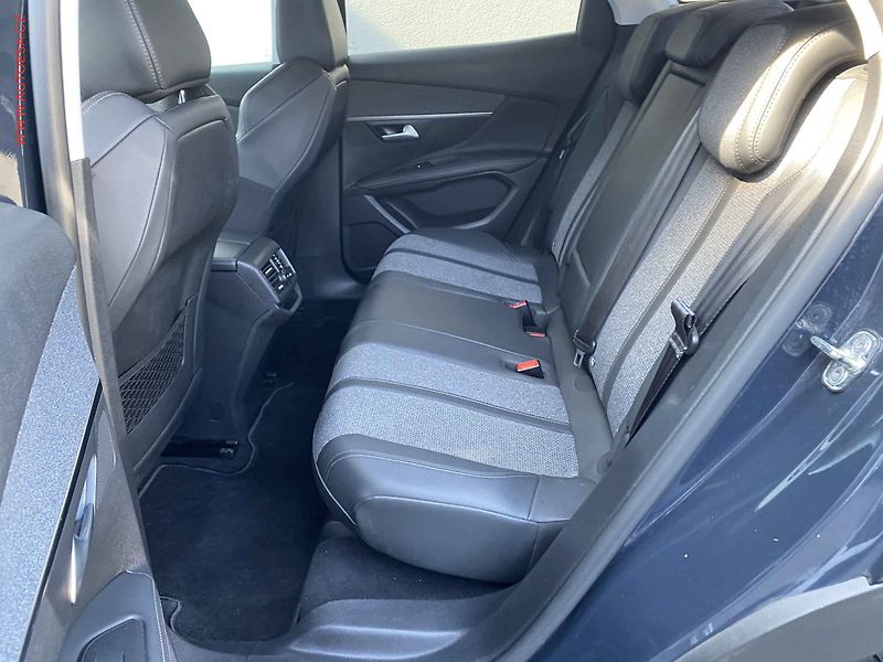 Peugeot 3008 (2019) 1.2 PT, Navi, park.čidla - fotka 10 z 16
