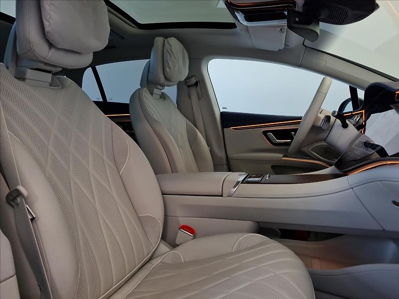Mercedes-Benz EQS 580 4MATIC AMG Line - fotka 15 z 23
