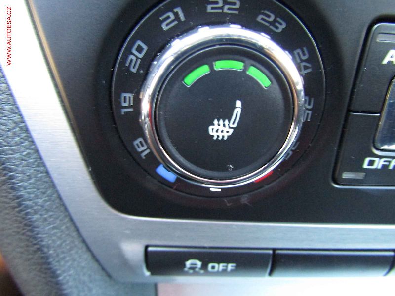 Škoda Octavia (2010) 2.0 TDi, RS, navi - fotka 13 z 17