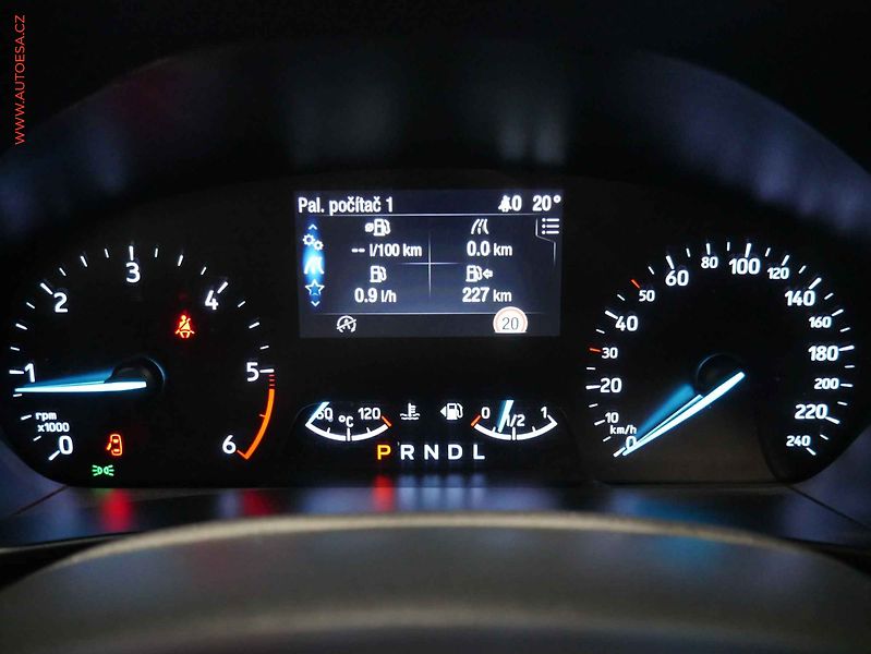 Ford Focus (2021) 2.0 TDi, servis.kniha, AT - fotka 12 z 22