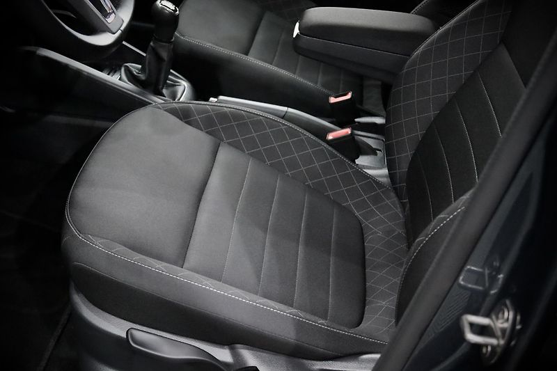 Škoda Fabia 3 1.0 TSI 81 kW - fotka 16 z 35