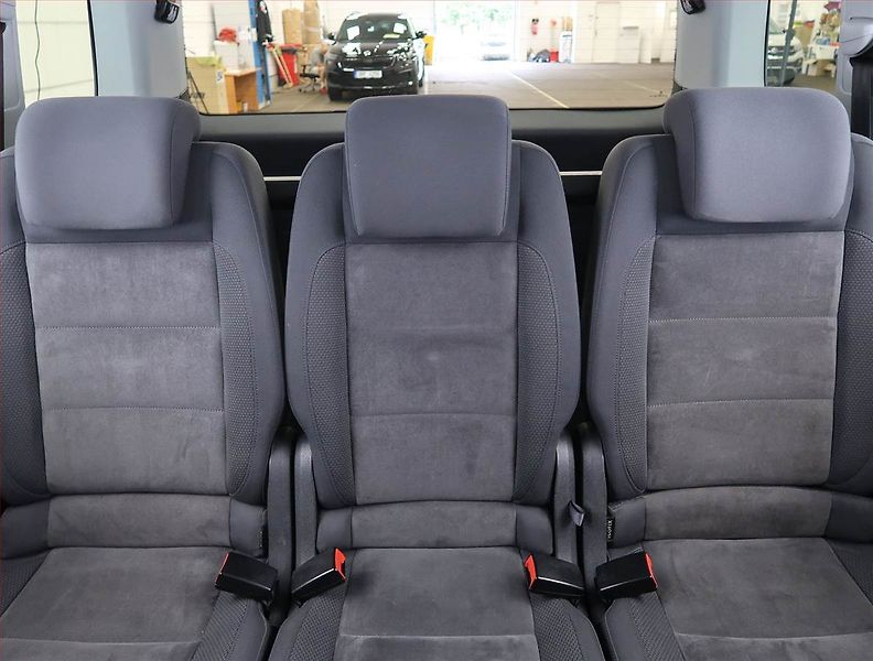 Volkswagen Touran (2013) 1.6 TDI, 7 míst, Serv.kniha - fotka 10 z 21