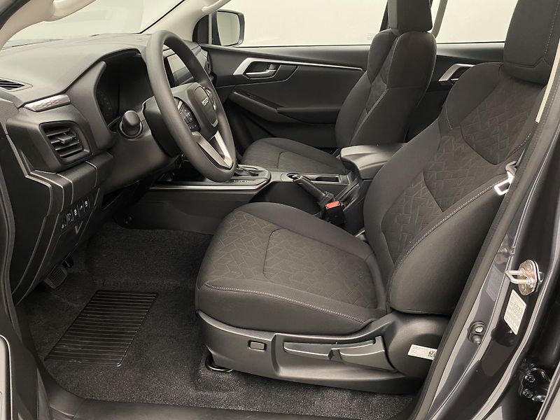 Isuzu D-Max (2026) Double Cab 1,9l LS 4x4 AUT - fotka 13 z 35