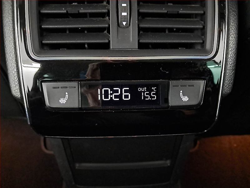 Škoda Superb (2016) Style 2.0 TDI, 4X4, Automat - fotka 17 z 26