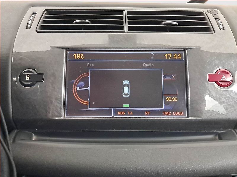 Citroën C4 (2005) Exclusive 1.6 HDi, nová STK - fotka 15 z 17