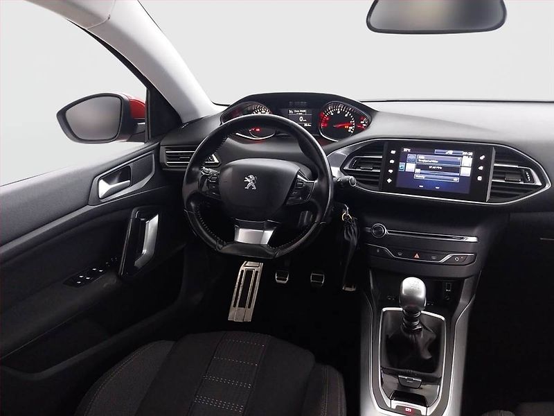 Peugeot 308 (2016) 2.0 BlueHDi, Navi, Tempomat - fotka 7 z 14