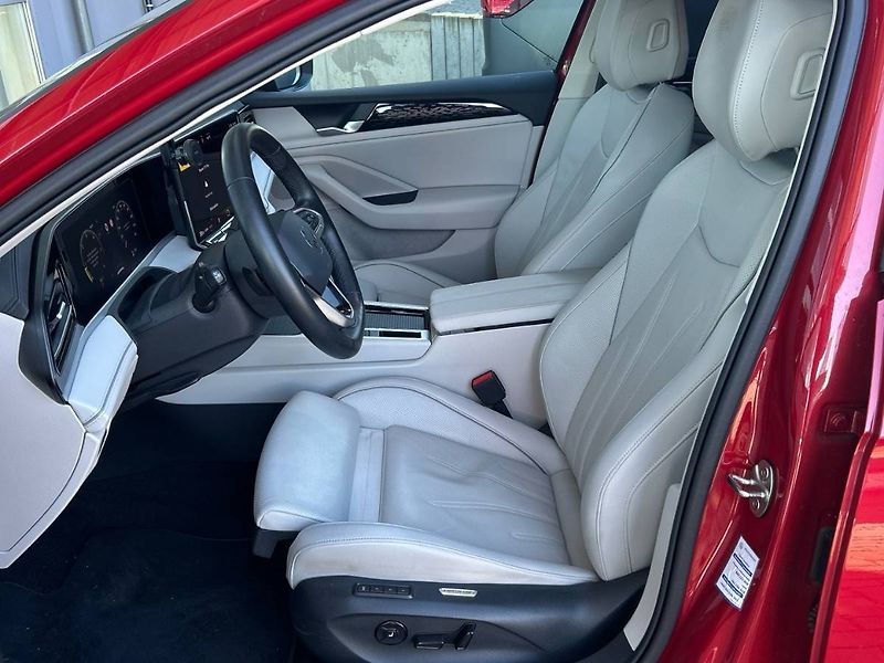 Volkswagen Passat (2025) 2.0 TDI 7DSG 4MOTION Elegance - fotka 13 z 35