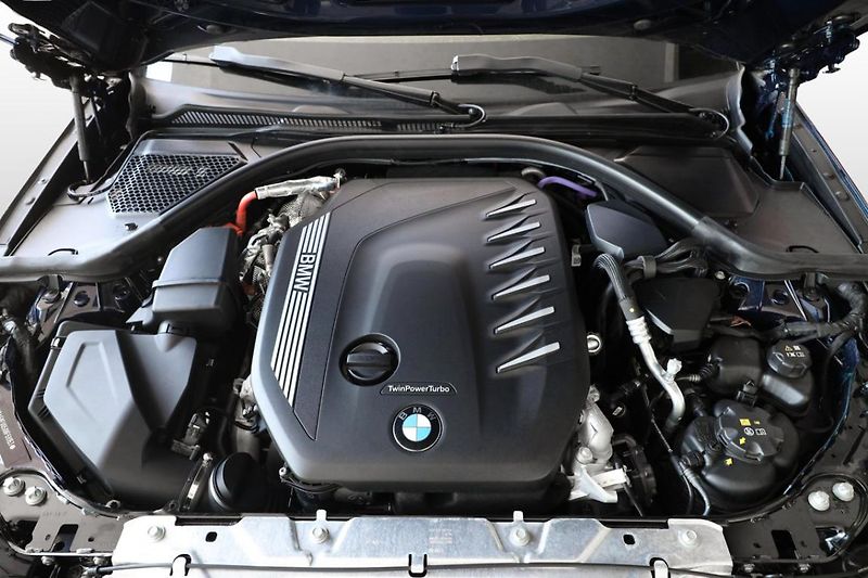 BMW Řada 3 330d xDrive Sedan - fotka 9 z 27
