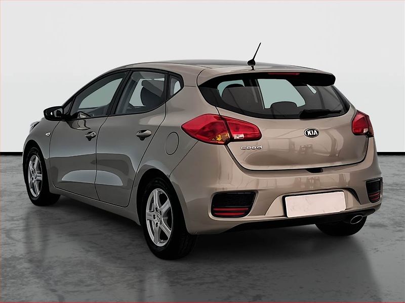 Kia Ceed (2017) 1.4 CVVT, Park. senzory - fotka 4 z 16