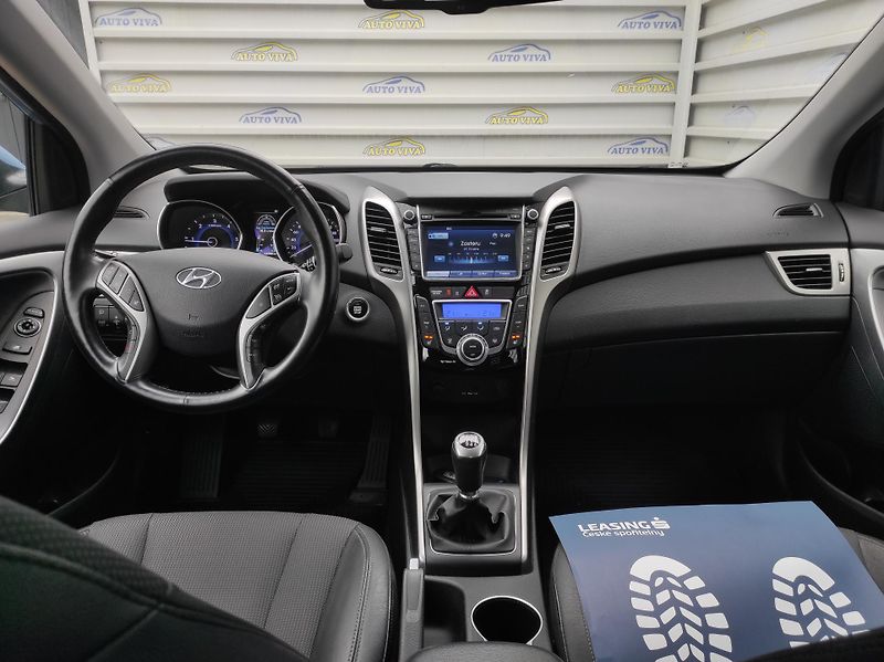 Hyundai i30 1.6 CRDI 94kw Trikolor - fotka 7 z 43