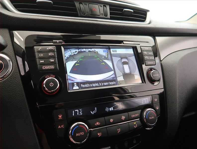 Nissan Qashqai (2017) 1.6 DIG-T, Serv.kniha, Navi - fotka 20 z 22