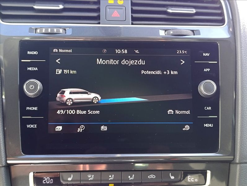 Volkswagen e-Golf 0,0 100kW,tep.čerpadlo,Navi,LE - fotka 20 z 35