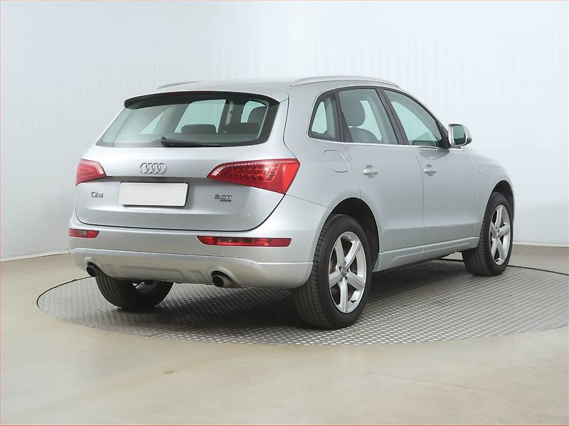 Audi Q5 (2009) 2.0 TFSI, 4X4, Automat - fotka 5 z 17