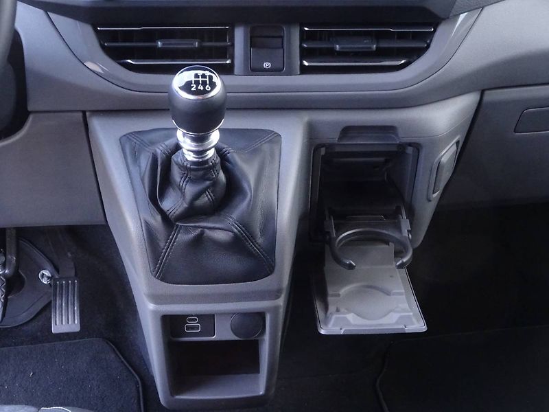 Volkswagen Caravelle (2025) LIFE 2.0 TDI DR - fotka 22 z 32