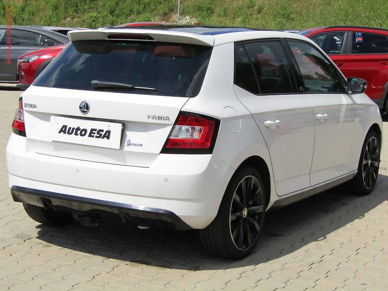 Škoda Fabia (2016) 1.2 TSi, ČR, AC, výhřev sed - fotka 4 z 21