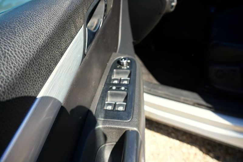 Volkswagen Sharan (2011) HIGHLINE 2,0 TSI 147 kW - fotka 30 z 56