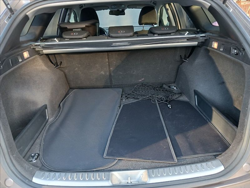 Hyundai i40 1,6 CRDI KOMBI AUTOMAT, ČR - fotka 19 z 23