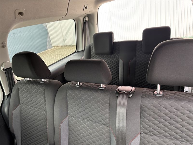 Volkswagen Caddy 1,4 TSi Highline, Navi, Kamera - fotka 13 z 14