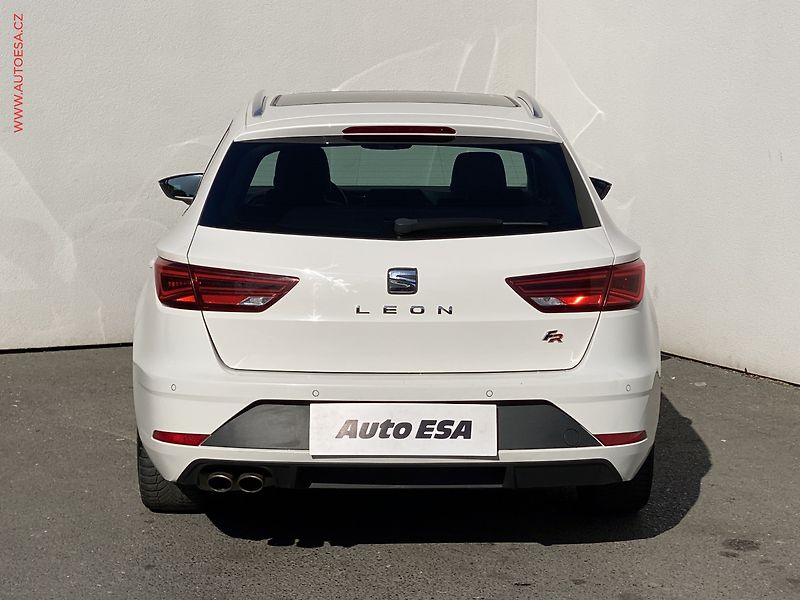 Seat Leon (2019) 2.0 TDi, FR, DSG, kůže, panor - fotka 5 z 19