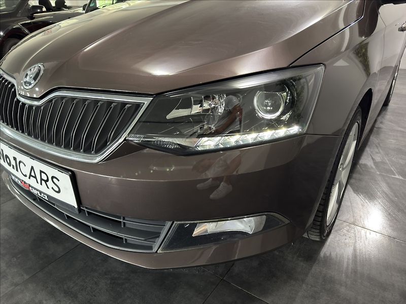 Škoda Fabia 1,2   TSI VÝHŘEV TEMPOMAT - fotka 24 z 26